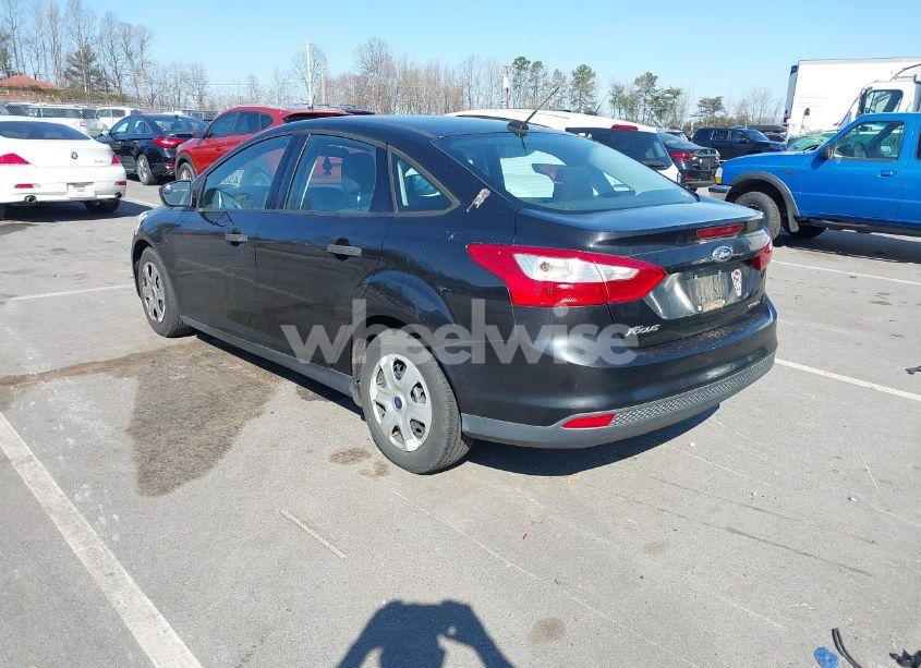 Photo 3 of 2013 Ford Focus S (VIN 1FADP3E21DL274763)