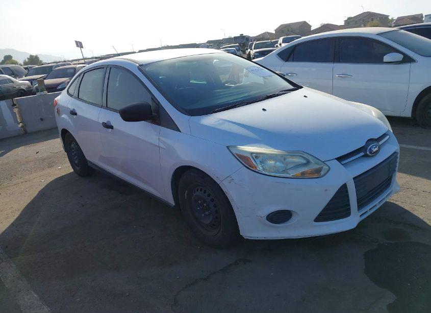 2014 Ford Focus S (VIN 1FADP3E21EL169836) main photo