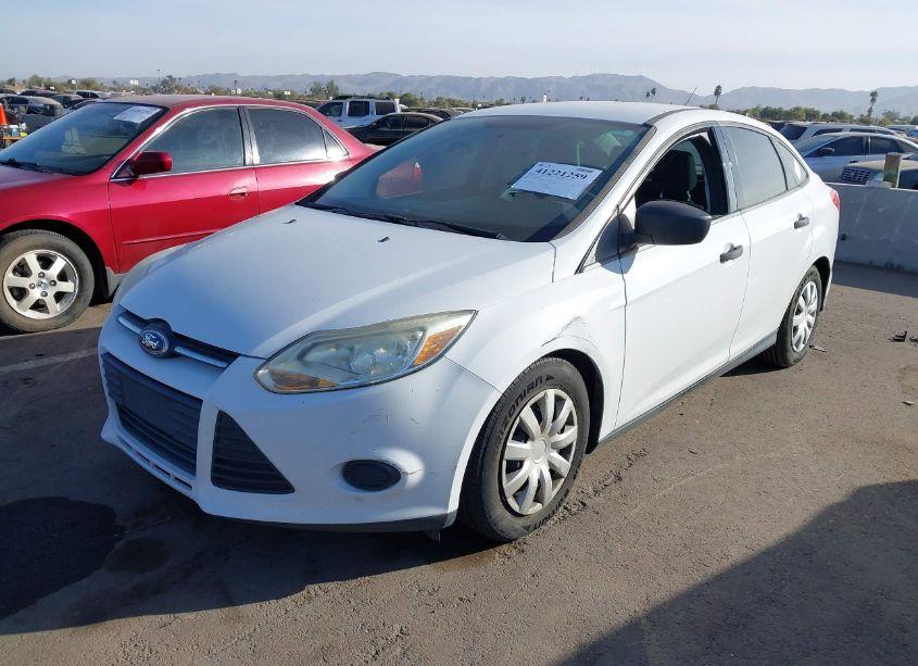 Photo 2 of 2014 Ford Focus S (VIN 1FADP3E21EL169836)