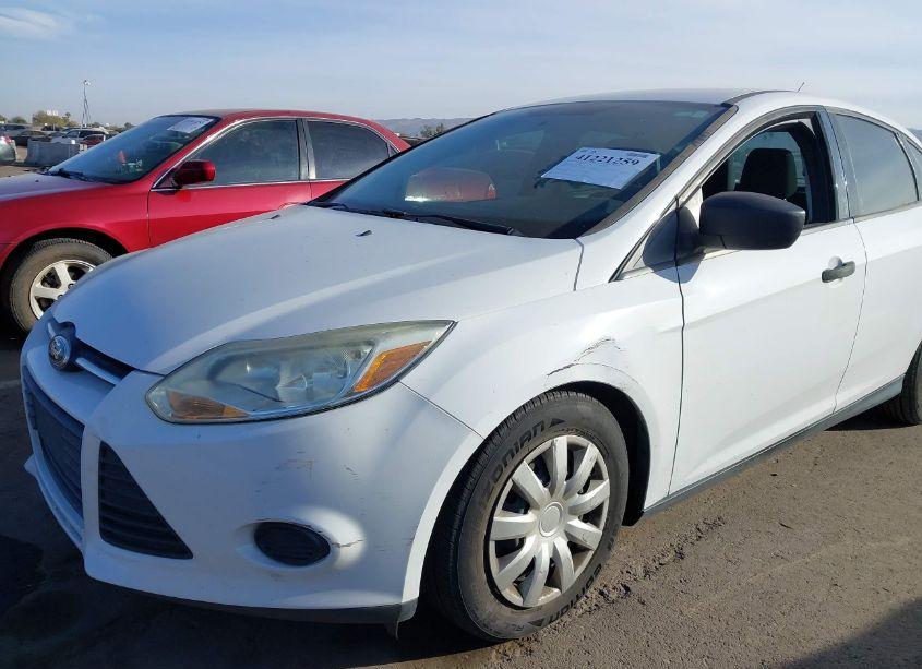 Photo 6 of 2014 Ford Focus S (VIN 1FADP3E21EL169836)