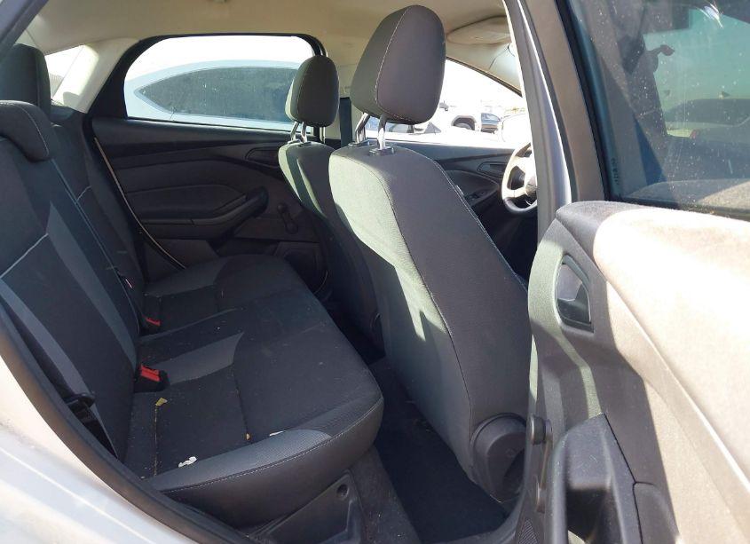 Photo 8 of 2014 Ford Focus S (VIN 1FADP3E21EL169836)