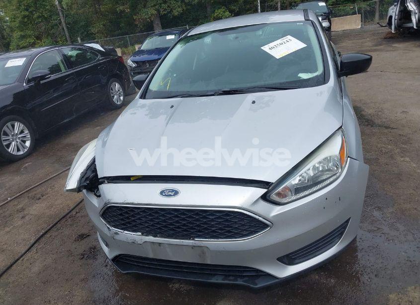 Photo 12 of 2015 Ford Focus S (VIN 1FADP3E21FL273647)
