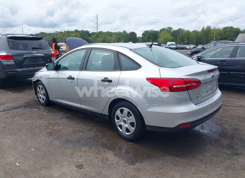 Photo 3 of 2015 Ford Focus S (VIN 1FADP3E21FL273647)