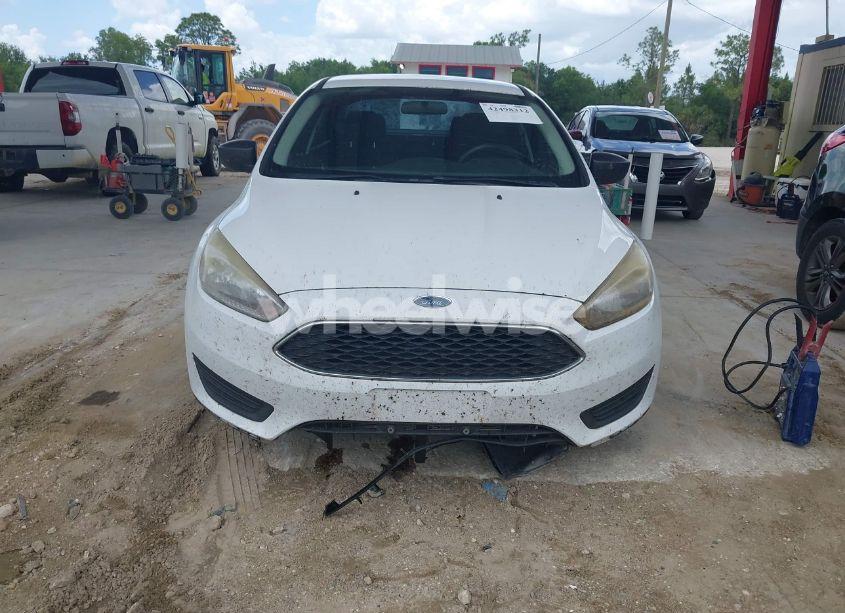 Photo 6 of 2015 Ford Focus S (VIN 1FADP3E21FL372842)