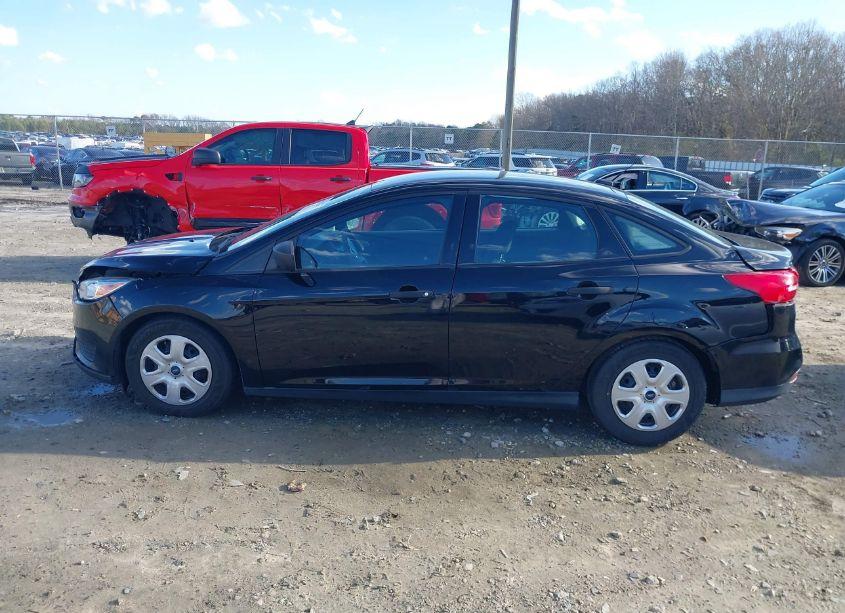 Photo 14 of 2016 Ford Focus S (VIN 1FADP3E21GL207116)