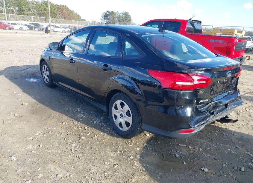 Photo 3 of 2016 Ford Focus S (VIN 1FADP3E21GL207116)