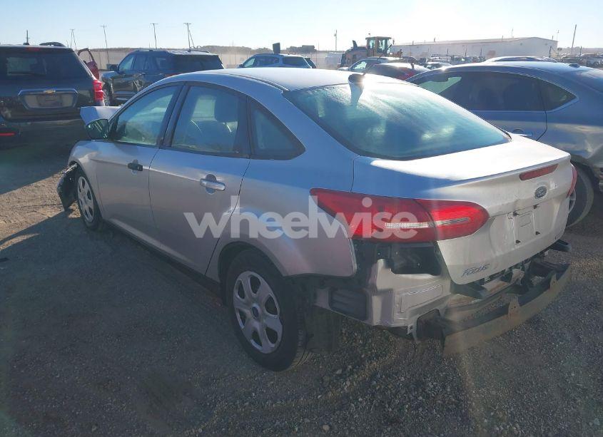 Photo 3 of 2016 Ford Focus S (VIN 1FADP3E21GL253299)