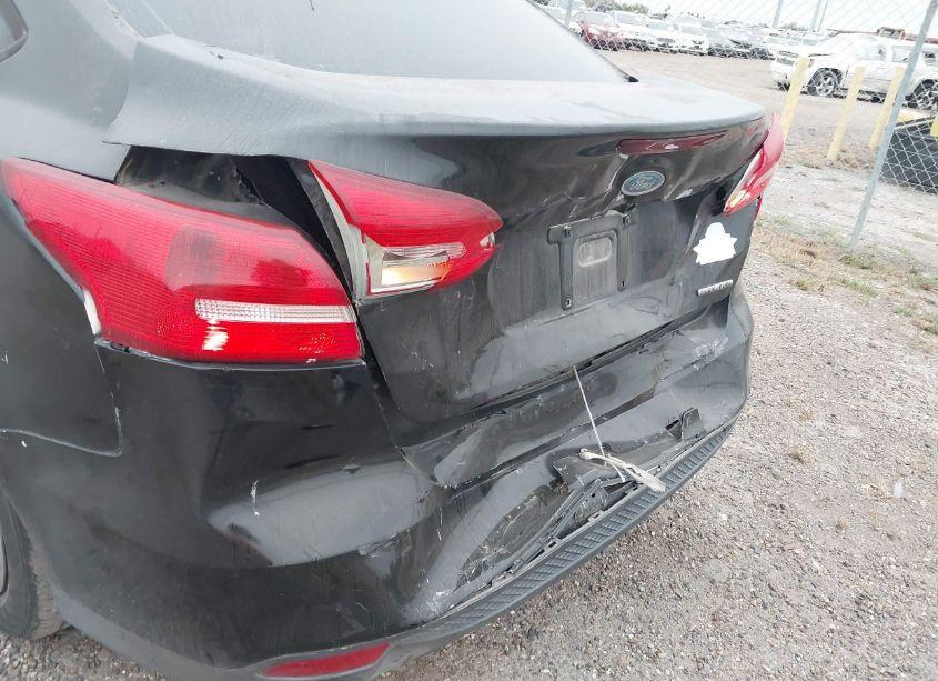 Photo 6 of 2016 Ford Focus S (VIN 1FADP3E21GL288828)