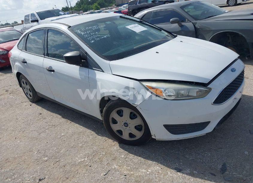 2016 Ford Focus S (VIN 1FADP3E21GL343794) main photo