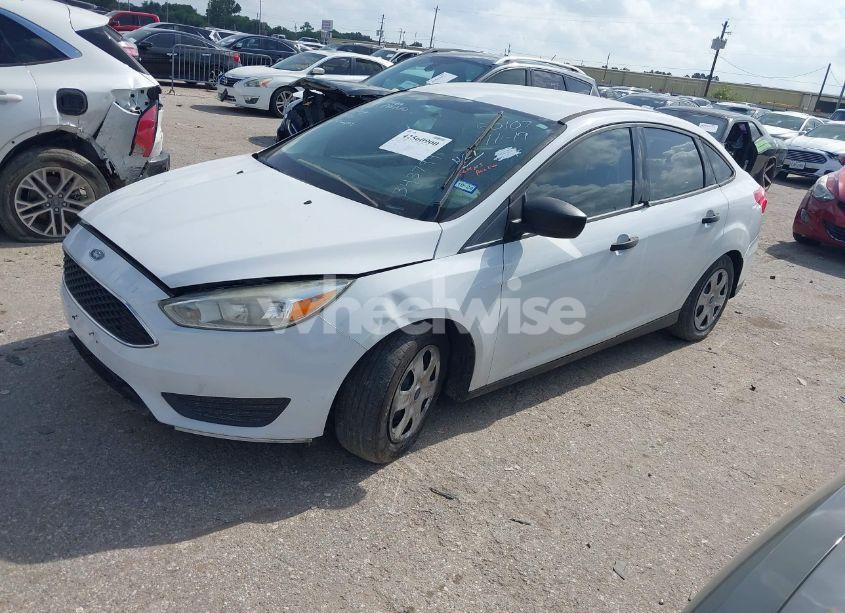 Photo 2 of 2016 Ford Focus S (VIN 1FADP3E21GL343794)