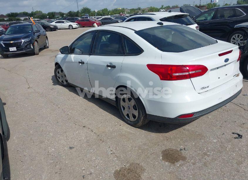 Photo 3 of 2016 Ford Focus S (VIN 1FADP3E21GL343794)