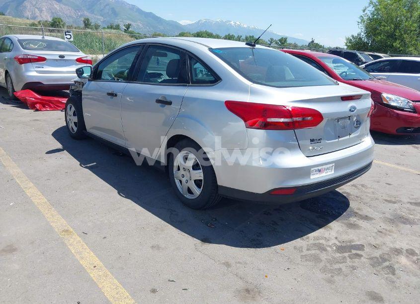 Photo 3 of 2016 Ford Focus S (VIN 1FADP3E21GL372521)