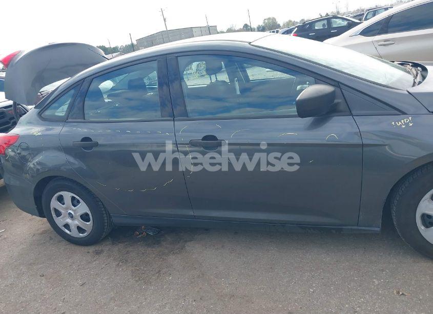 Photo 13 of 2016 Ford Focus S (VIN 1FADP3E21GL378965)