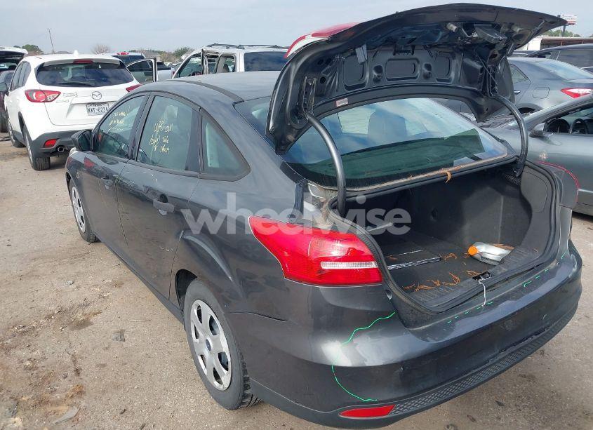 Photo 3 of 2016 Ford Focus S (VIN 1FADP3E21GL378965)