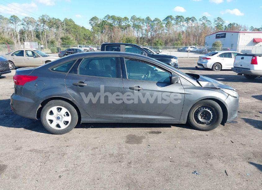 Photo 13 of 2016 Ford Focus S (VIN 1FADP3E21GL389769)