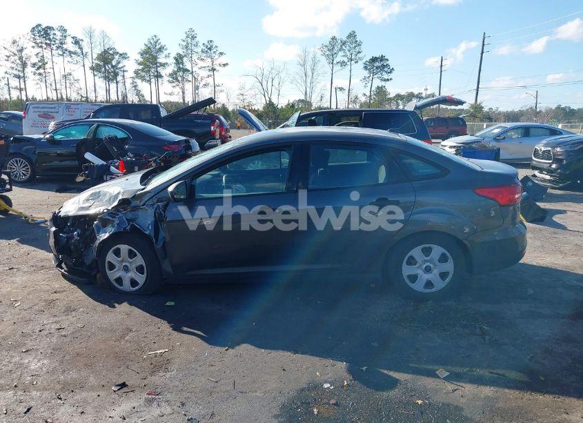 Photo 14 of 2016 Ford Focus S (VIN 1FADP3E21GL389769)