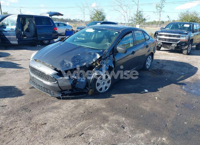 Photo 2 of 2016 Ford Focus S (VIN 1FADP3E21GL389769)