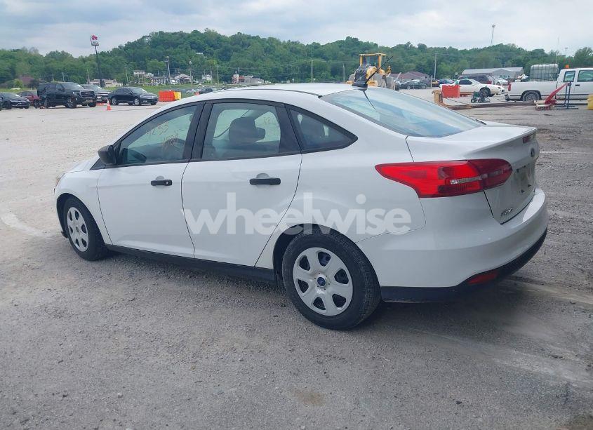 Photo 3 of 2016 Ford Focus S (VIN 1FADP3E21GL391456)