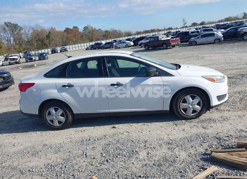 Photo 13 of 2017 Ford Focus S (VIN 1FADP3E21HL215170)