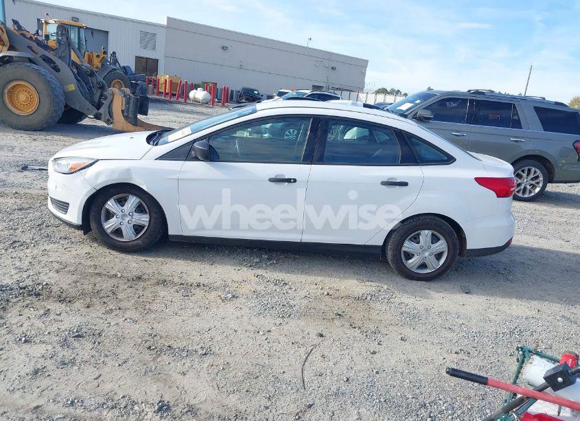 Photo 14 of 2017 Ford Focus S (VIN 1FADP3E21HL215170)
