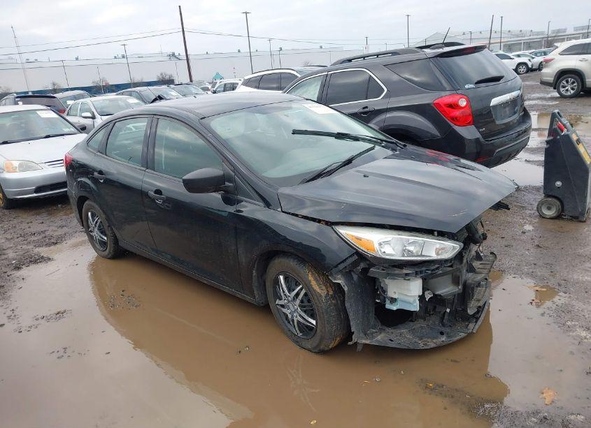 2017 Ford Focus S (VIN 1FADP3E21HL338953) main photo