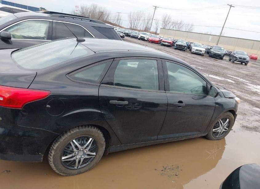 Photo 13 of 2017 Ford Focus S (VIN 1FADP3E21HL338953)