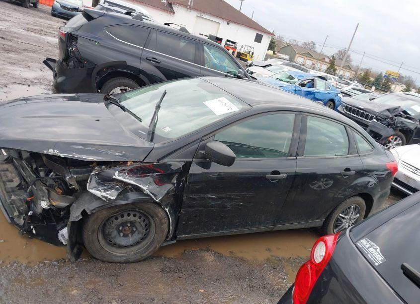 Photo 14 of 2017 Ford Focus S (VIN 1FADP3E21HL338953)