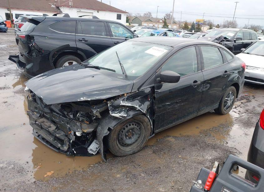 Photo 2 of 2017 Ford Focus S (VIN 1FADP3E21HL338953)