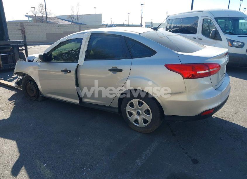 Photo 3 of 2018 Ford Focus S (VIN 1FADP3E21JL205244)