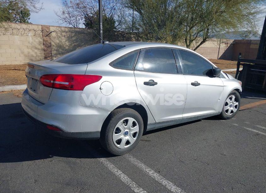Photo 4 of 2018 Ford Focus S (VIN 1FADP3E21JL205244)
