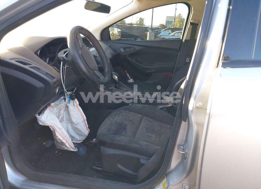 Photo 5 of 2018 Ford Focus S (VIN 1FADP3E21JL205244)