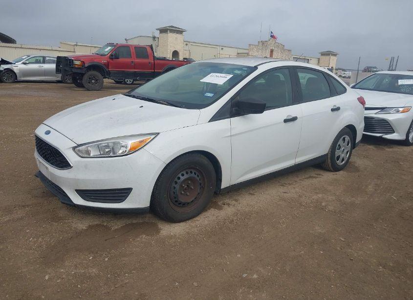 Photo 2 of 2018 Ford Focus S (VIN 1FADP3E21JL222741)