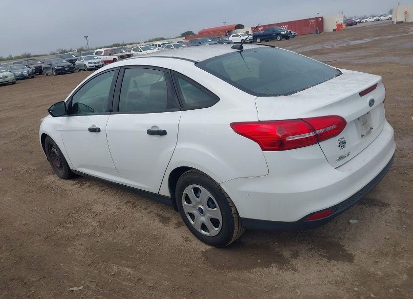 Photo 3 of 2018 Ford Focus S (VIN 1FADP3E21JL222741)