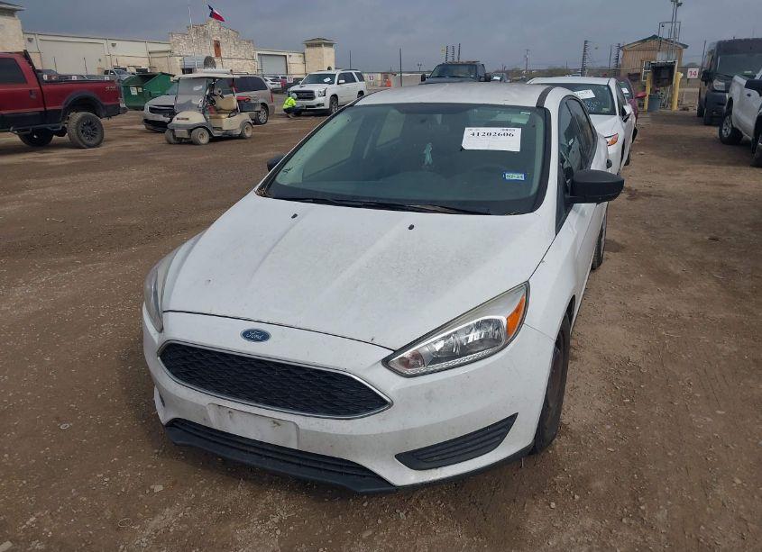 Photo 6 of 2018 Ford Focus S (VIN 1FADP3E21JL222741)