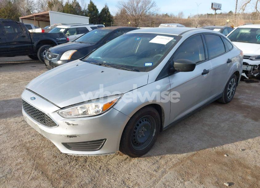 Photo 2 of 2018 Ford Focus S (VIN 1FADP3E21JL240432)