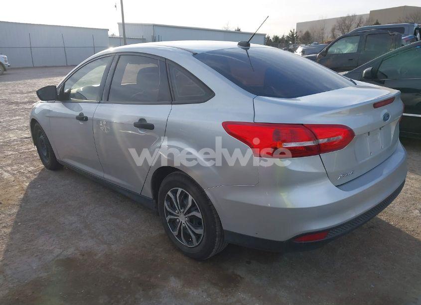 Photo 3 of 2018 Ford Focus S (VIN 1FADP3E21JL240432)