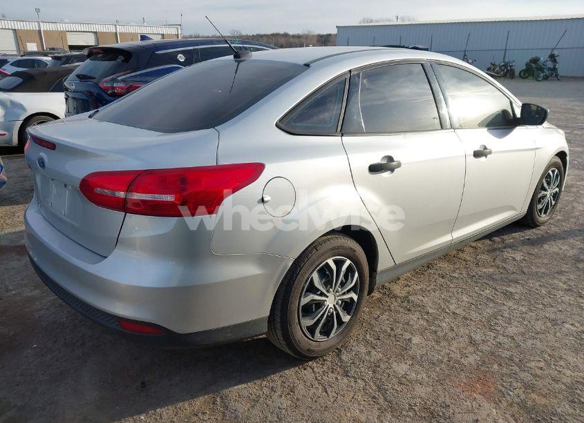 Photo 4 of 2018 Ford Focus S (VIN 1FADP3E21JL240432)