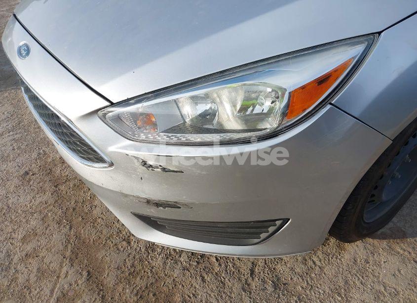 Photo 6 of 2018 Ford Focus S (VIN 1FADP3E21JL240432)