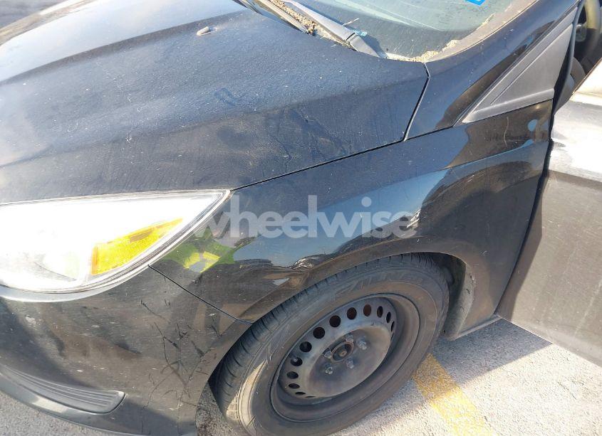 Photo 12 of 2018 Ford Focus S (VIN 1FADP3E21JL260647)