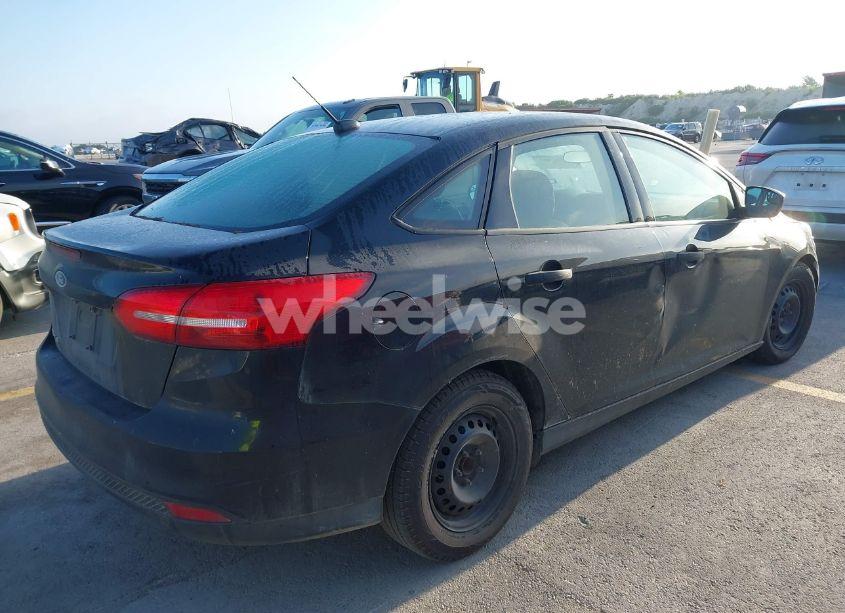 Photo 4 of 2018 Ford Focus S (VIN 1FADP3E21JL260647)