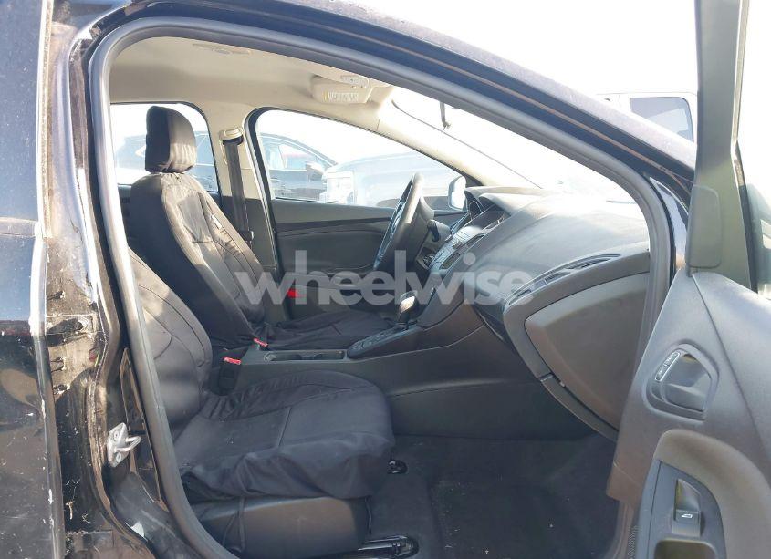 Photo 5 of 2018 Ford Focus S (VIN 1FADP3E21JL260647)