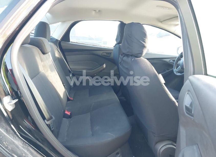 Photo 8 of 2018 Ford Focus S (VIN 1FADP3E21JL260647)