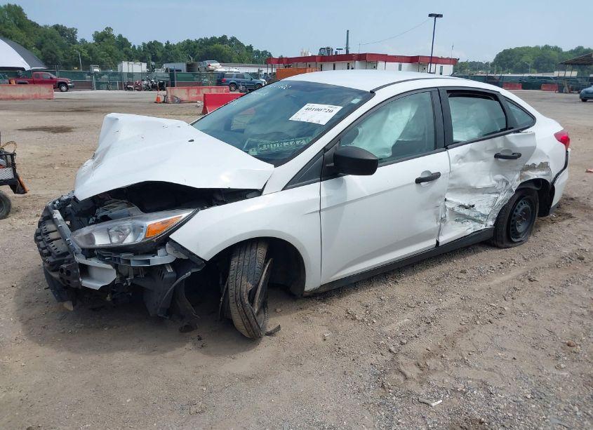 Photo 2 of 2018 Ford Focus S (VIN 1FADP3E21JL300161)