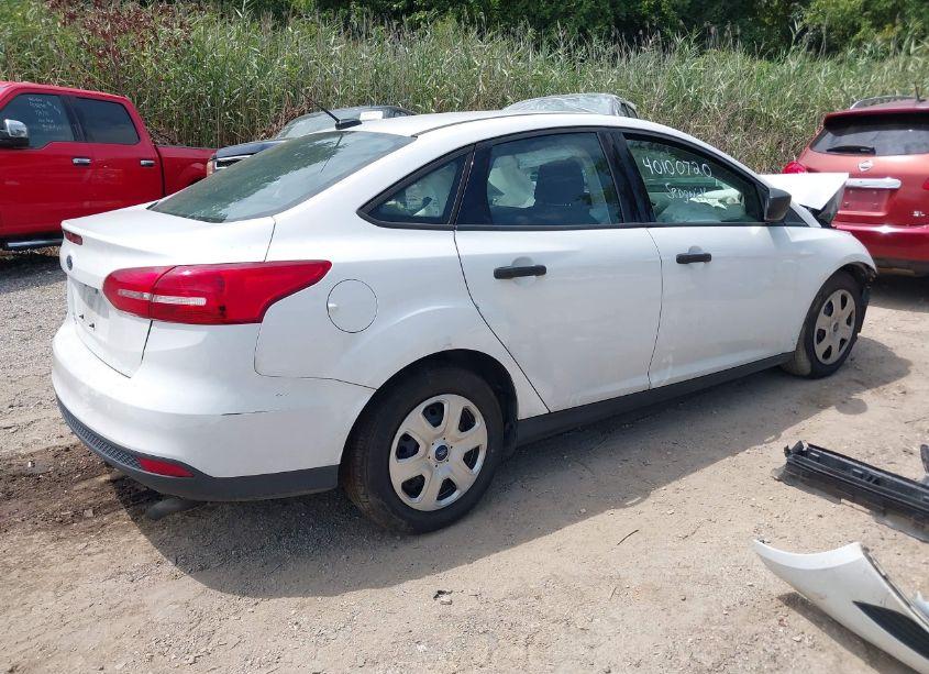 Photo 4 of 2018 Ford Focus S (VIN 1FADP3E21JL300161)