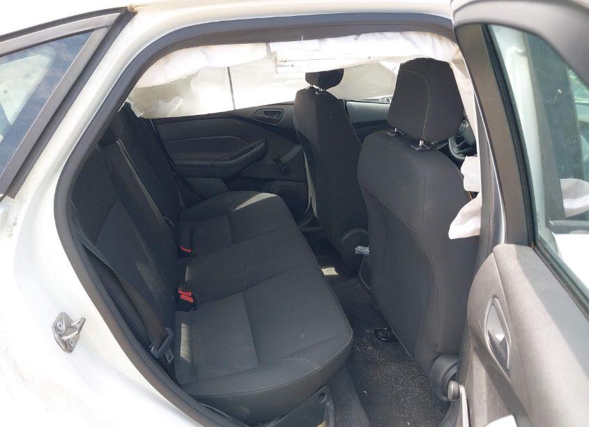 Photo 8 of 2018 Ford Focus S (VIN 1FADP3E21JL300161)