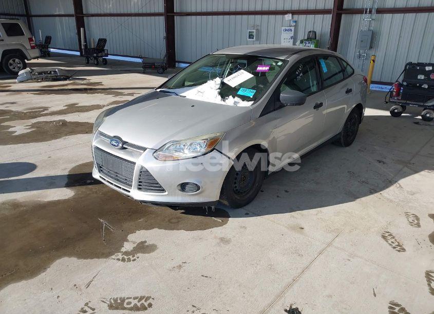 Photo 2 of 2013 Ford Focus S (VIN 1FADP3E22DL124144)