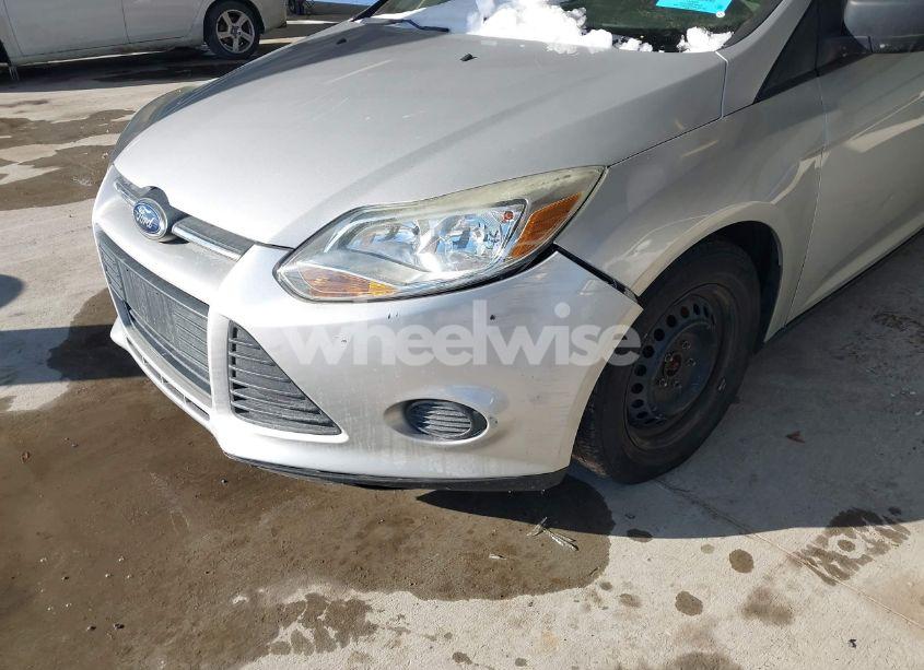 Photo 6 of 2013 Ford Focus S (VIN 1FADP3E22DL124144)