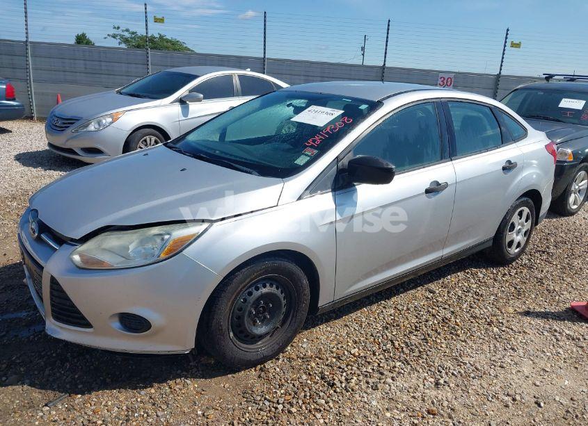 Photo 2 of 2013 Ford Focus S (VIN 1FADP3E22DL241108)