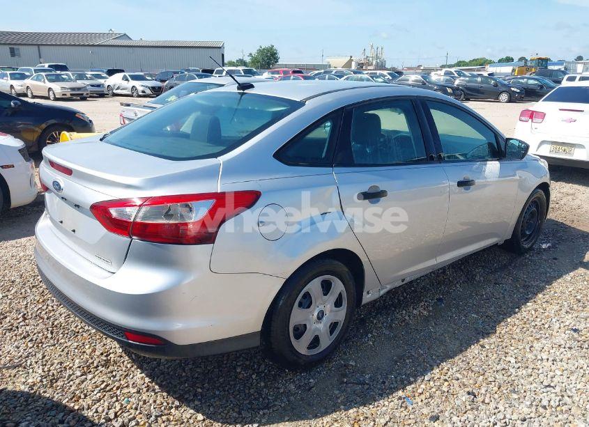 Photo 4 of 2013 Ford Focus S (VIN 1FADP3E22DL241108)