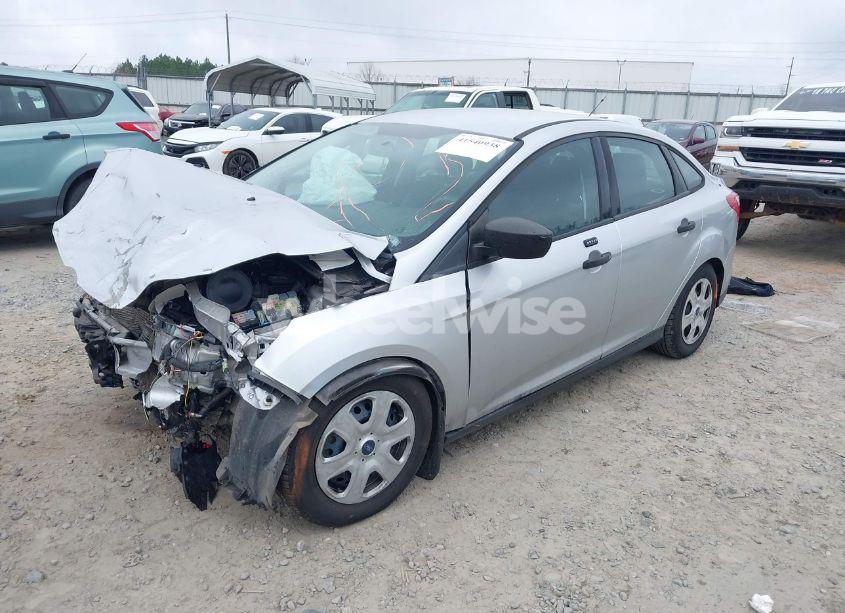 Photo 2 of 2014 Ford Focus S (VIN 1FADP3E22EL165455)